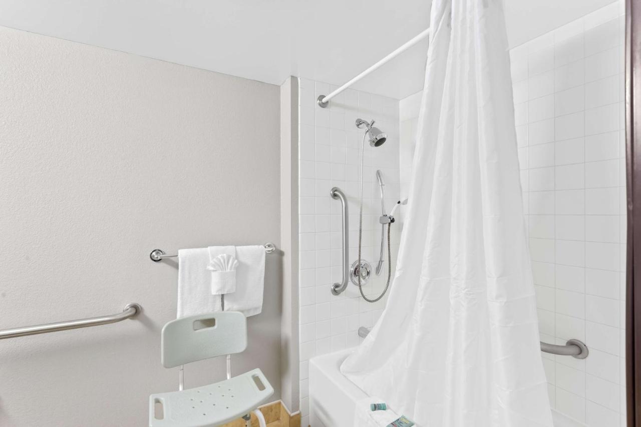 Double Room with Two Double Beds - Disability Access/Non-Smoking at Best Western Naperville Inn