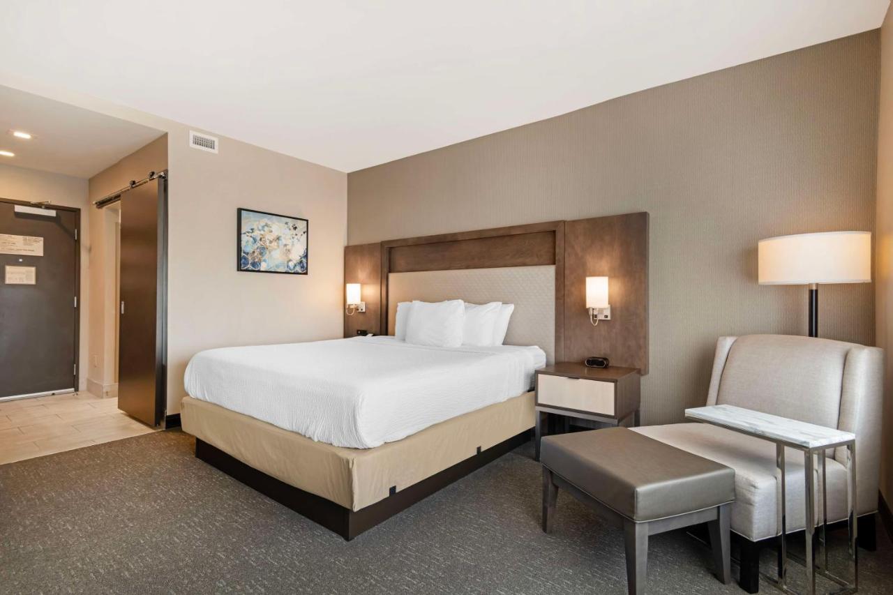 King Room with Communication Assistance and Kitchenette at Best Western Plus Executive Residency Rigby's Water World Hotel