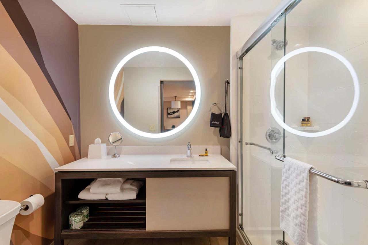 King Suite with Sofa Bed and Communication Assistance at Best Western Plus Executive Residency Rigby's Water World Hotel