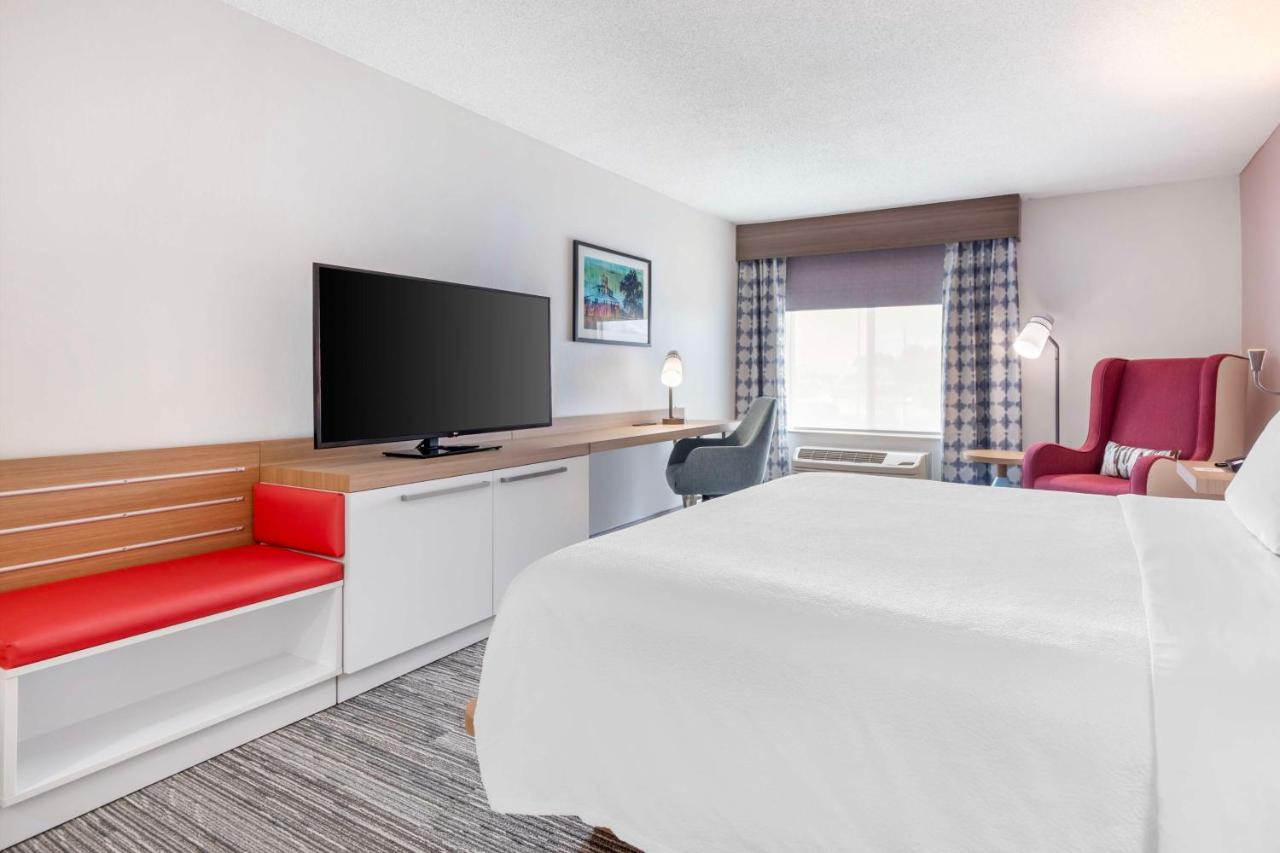 King Room at Hilton Garden Inn Lexington Hamburg