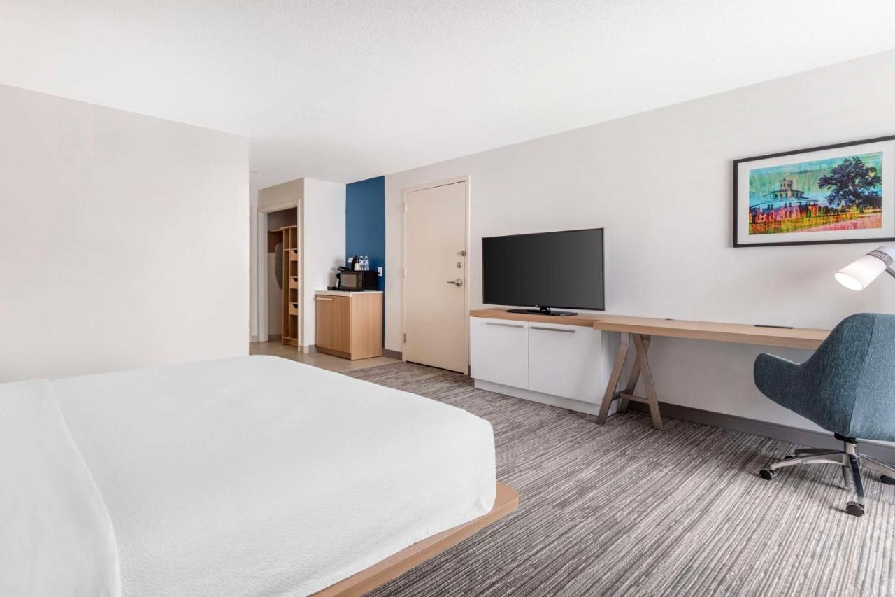 King Room- Mobility Hearing Accessible-Non Smoking at Hilton Garden Inn Lexington Hamburg