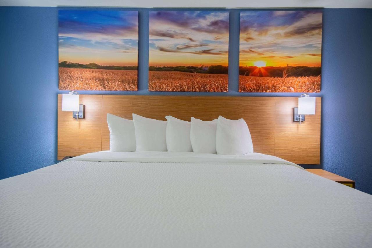 King Room with Roll-In Shower - Disability Access at Days Inn & Suites by Wyndham Waterloo