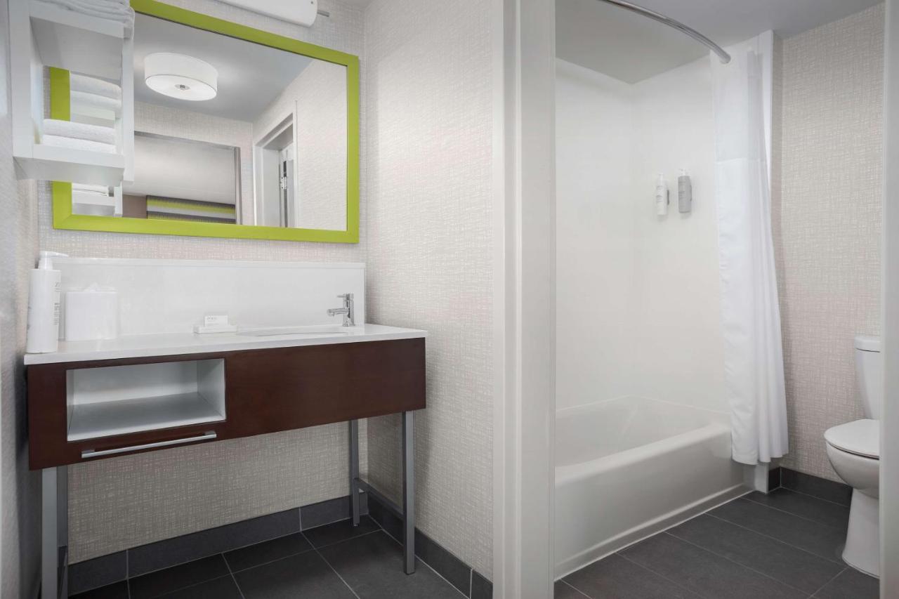Queen Studio with Sofa Bed - Non-Smoking at Hampton Inn & Suites ATL-Six Flags