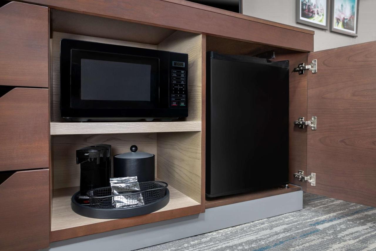 Non-Smoking Double Queen Room at Hampton Inn & Suites ATL-Six Flags