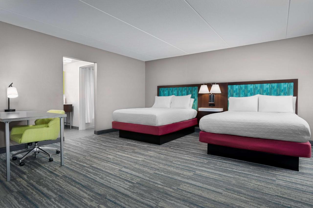 Queen Studio with Sofa Bed - Non-Smoking at Hampton Inn & Suites ATL-Six Flags