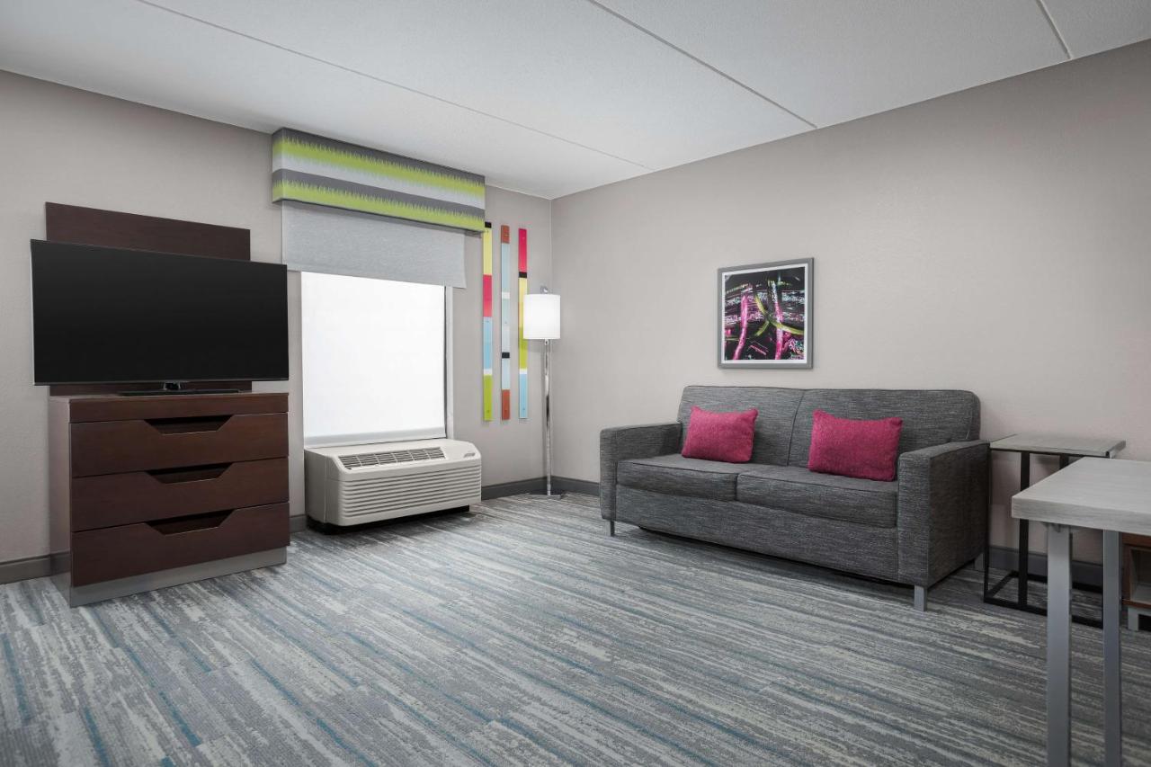 Queen Studio with Sofa Bed - Non-Smoking at Hampton Inn & Suites ATL-Six Flags