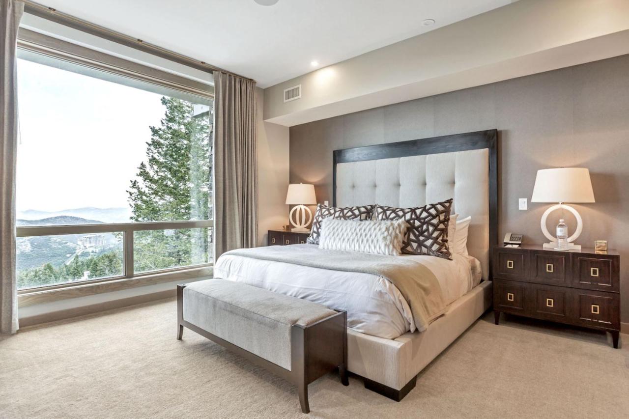 Deluxe King Room at Stein Eriksen Residences