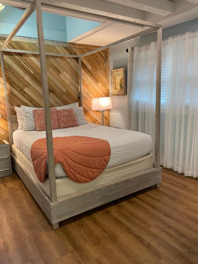 | Peace & Plenty Inn Bed and Breakfast Downtown St Augustine