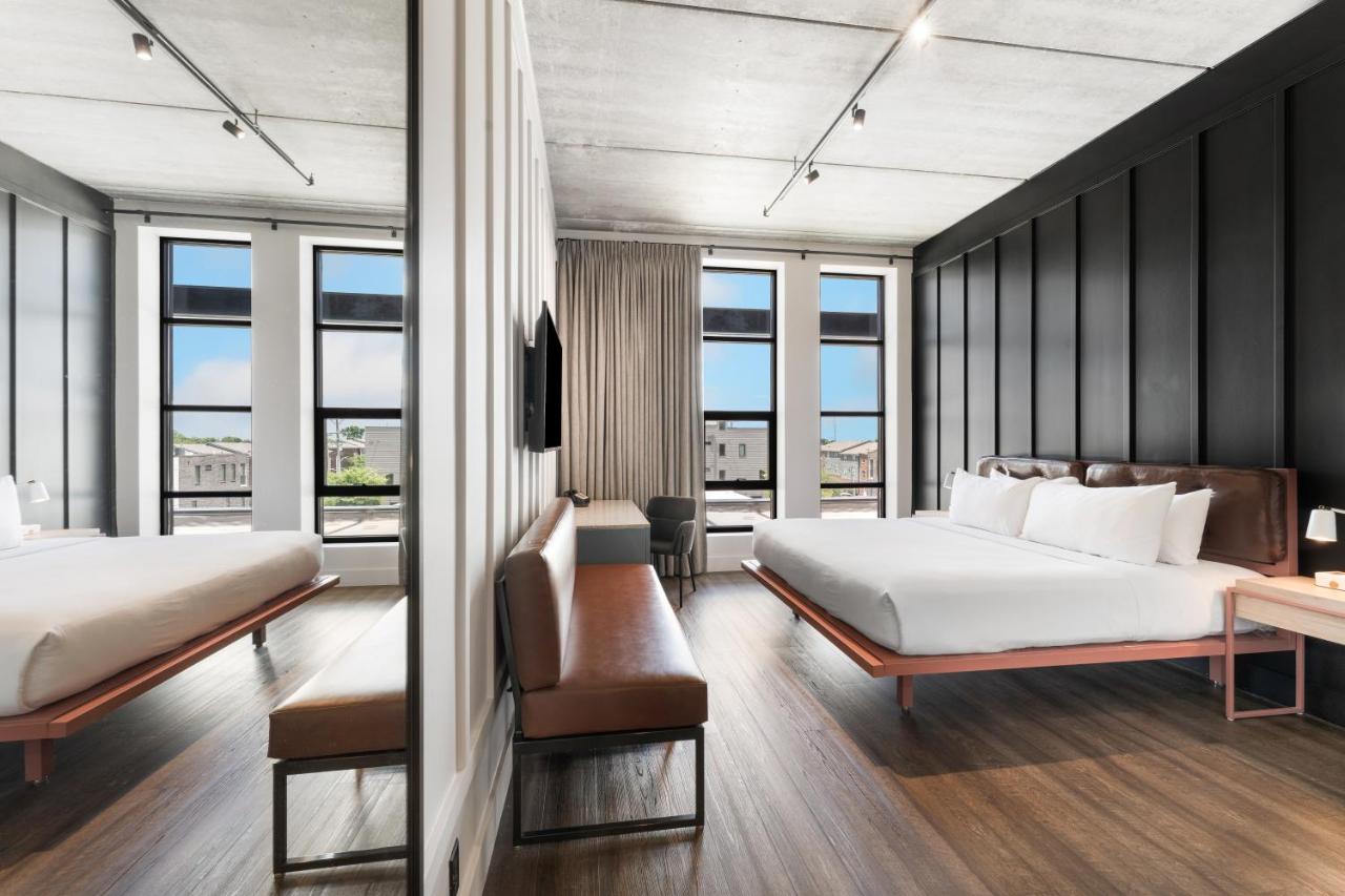 King Room at Waymore's Hotel Nashville
