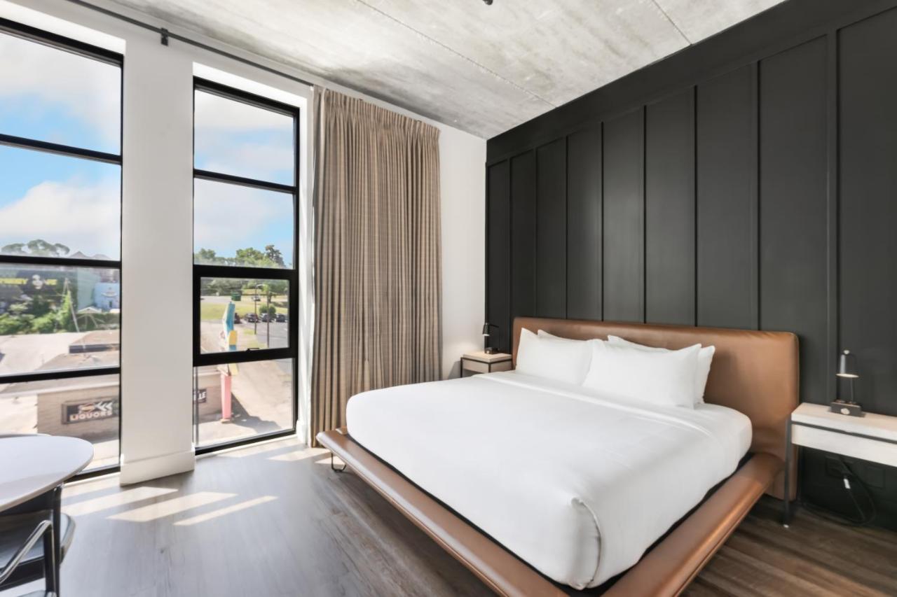 Deluxe King Studio at Waymore's Hotel Nashville