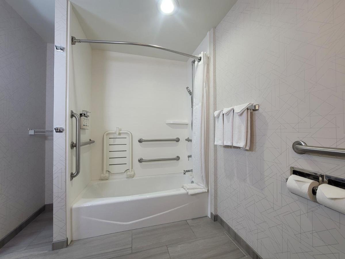  | Holiday Inn Express San Diego South - Chula Vista, an IHG Hotel