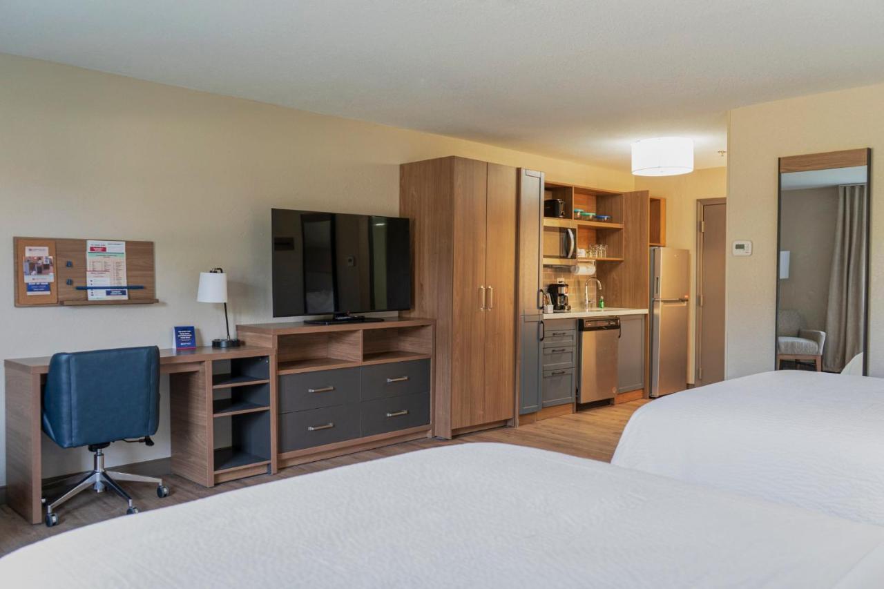 | Hawthorn Suites by Wyndham Wichita West