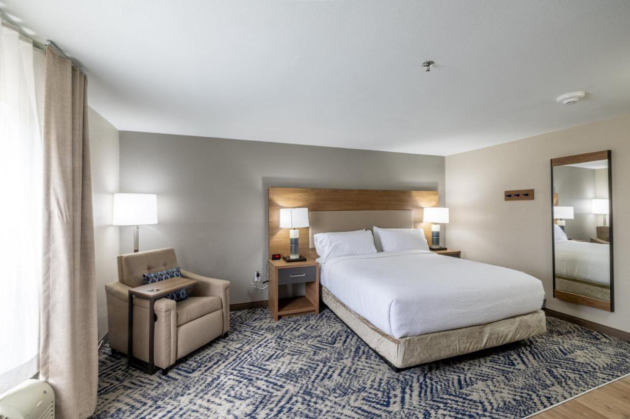 | Hawthorn Suites by Wyndham Wichita West