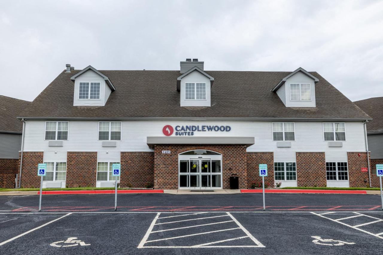 | Hawthorn Suites by Wyndham Wichita West