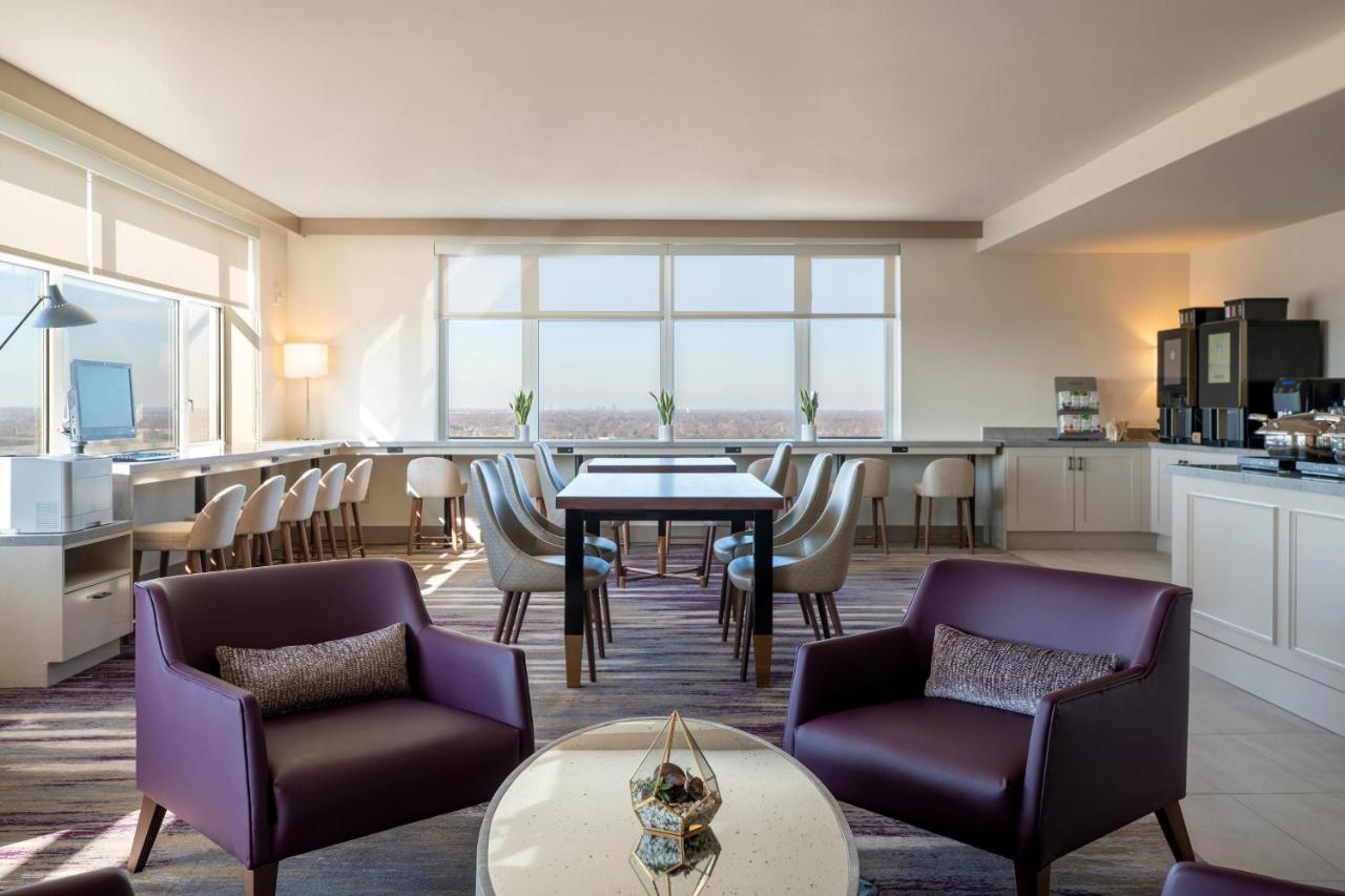 Deluxe Junior Suite - Club Level at The Westin Chicago Lombard