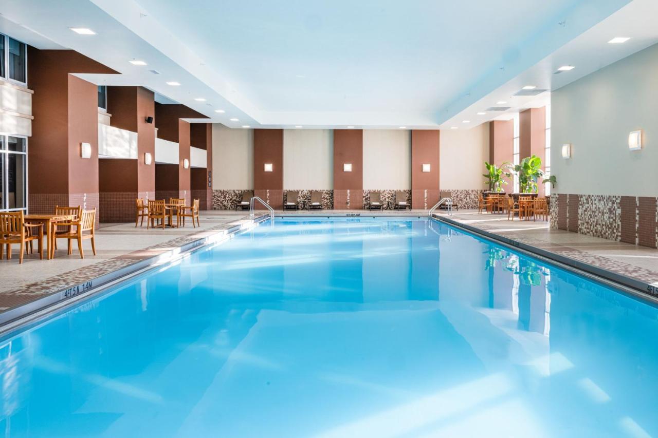 | The Westin Chicago Lombard