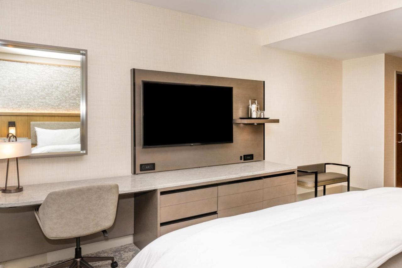 King Room - Club Level/High Floor at The Westin Chicago Lombard