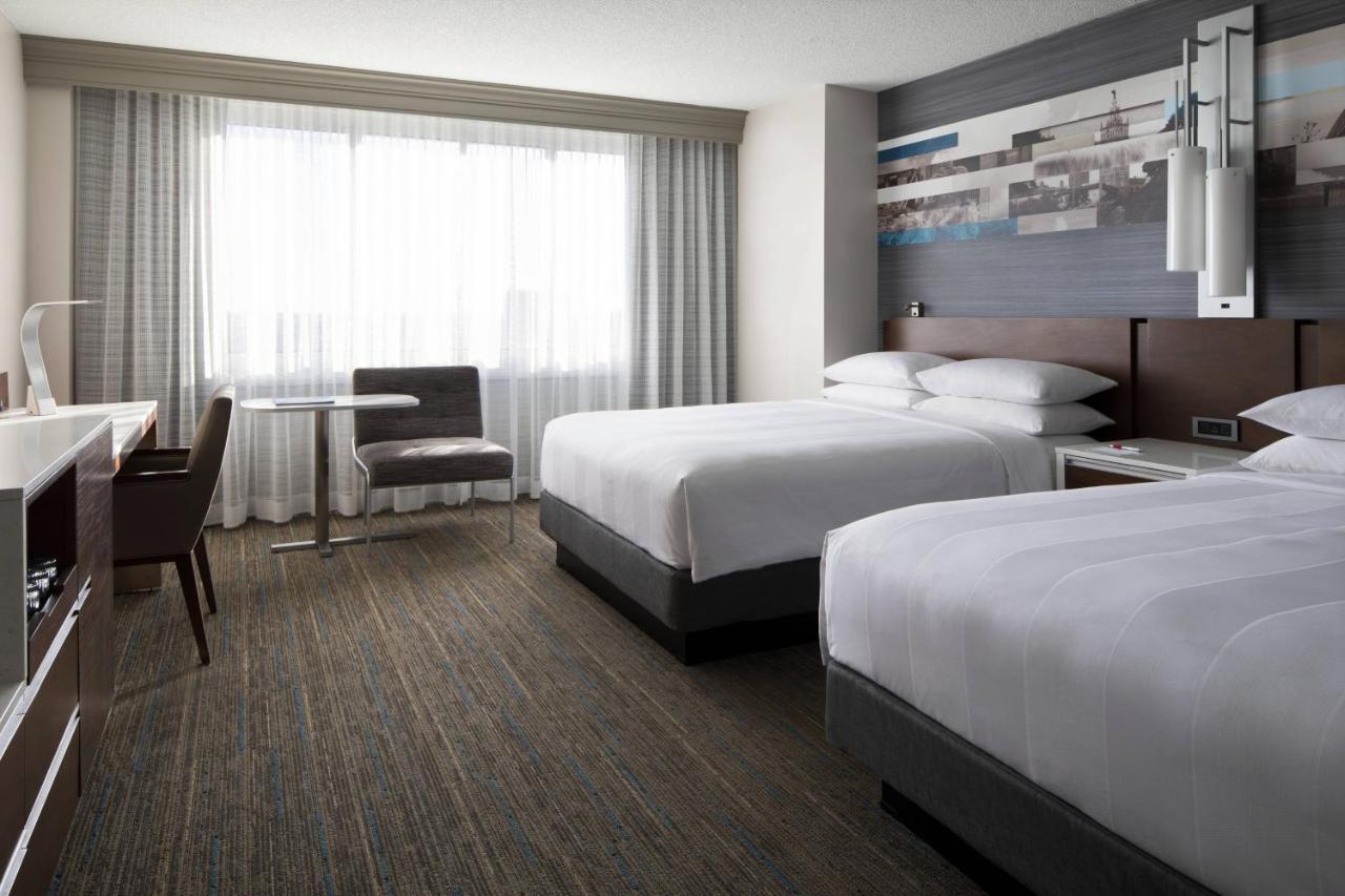 Executive Queen Room with Two Queen Beds at Kansas City Marriott Country Club Plaza
