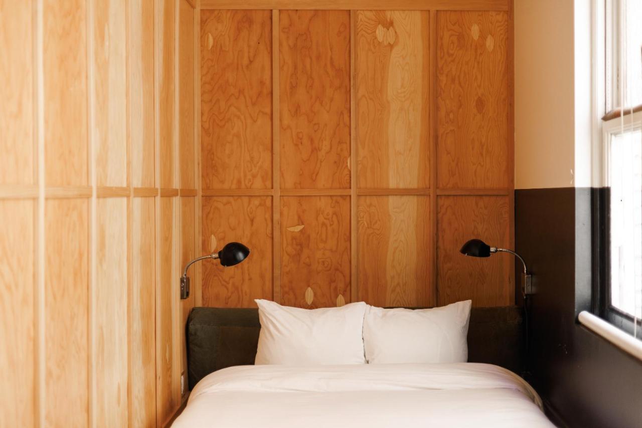 Deluxe Queen Room at The Clyde Hotel Portland by Kasa Living