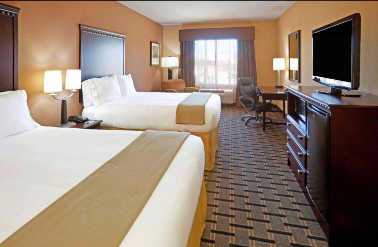 Standard Queen Room with Two Queen Beds - Non Smoking at Comfort Inn & Suites Dallas Medical - Market Center