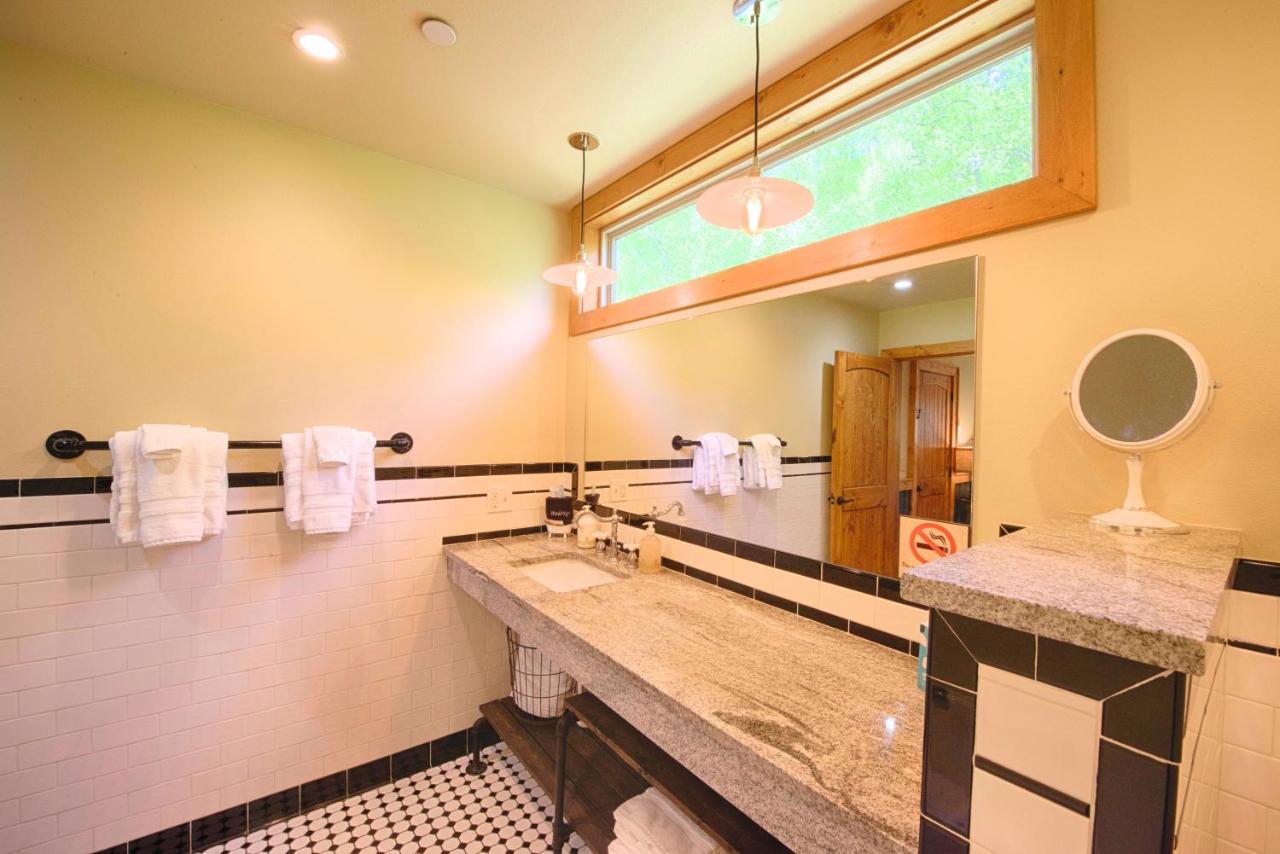 | Historic Tapoco Lodge
