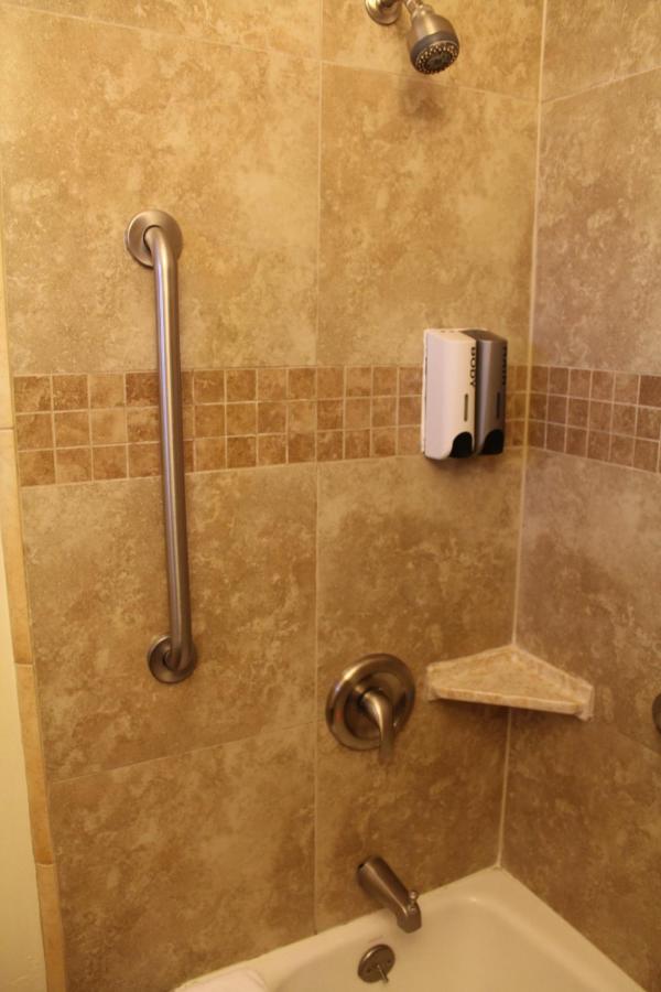 Queen Room - Non-Smoking at Riverside Inn & Suites Santa Cruz