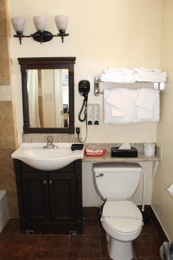 | Riverside Inn & Suites Santa Cruz