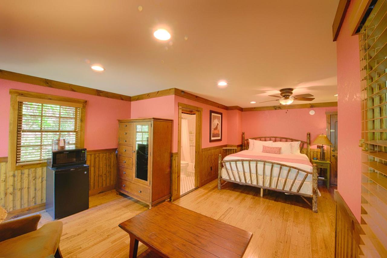 | Historic Tapoco Lodge