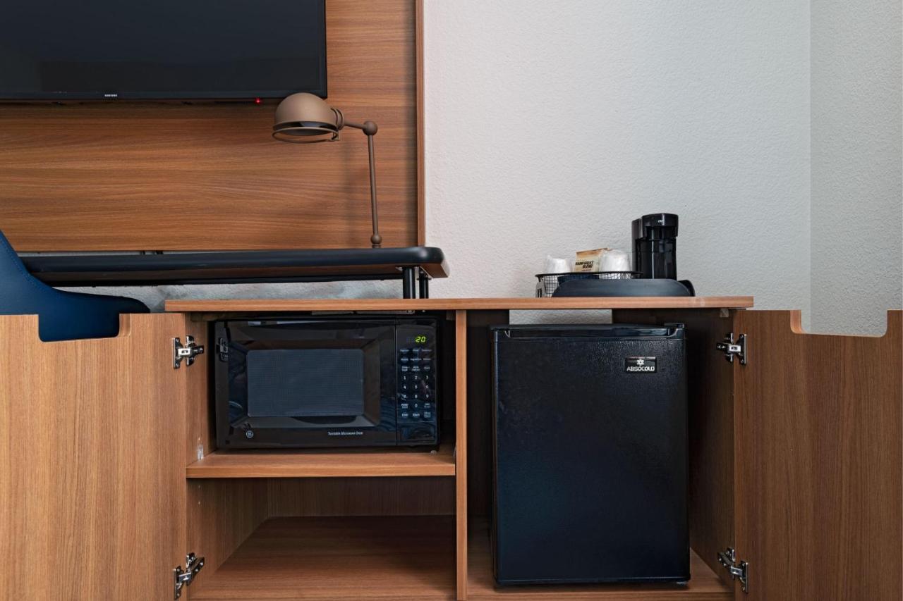 | Fairfield Inn & Suites Kansas City Airport