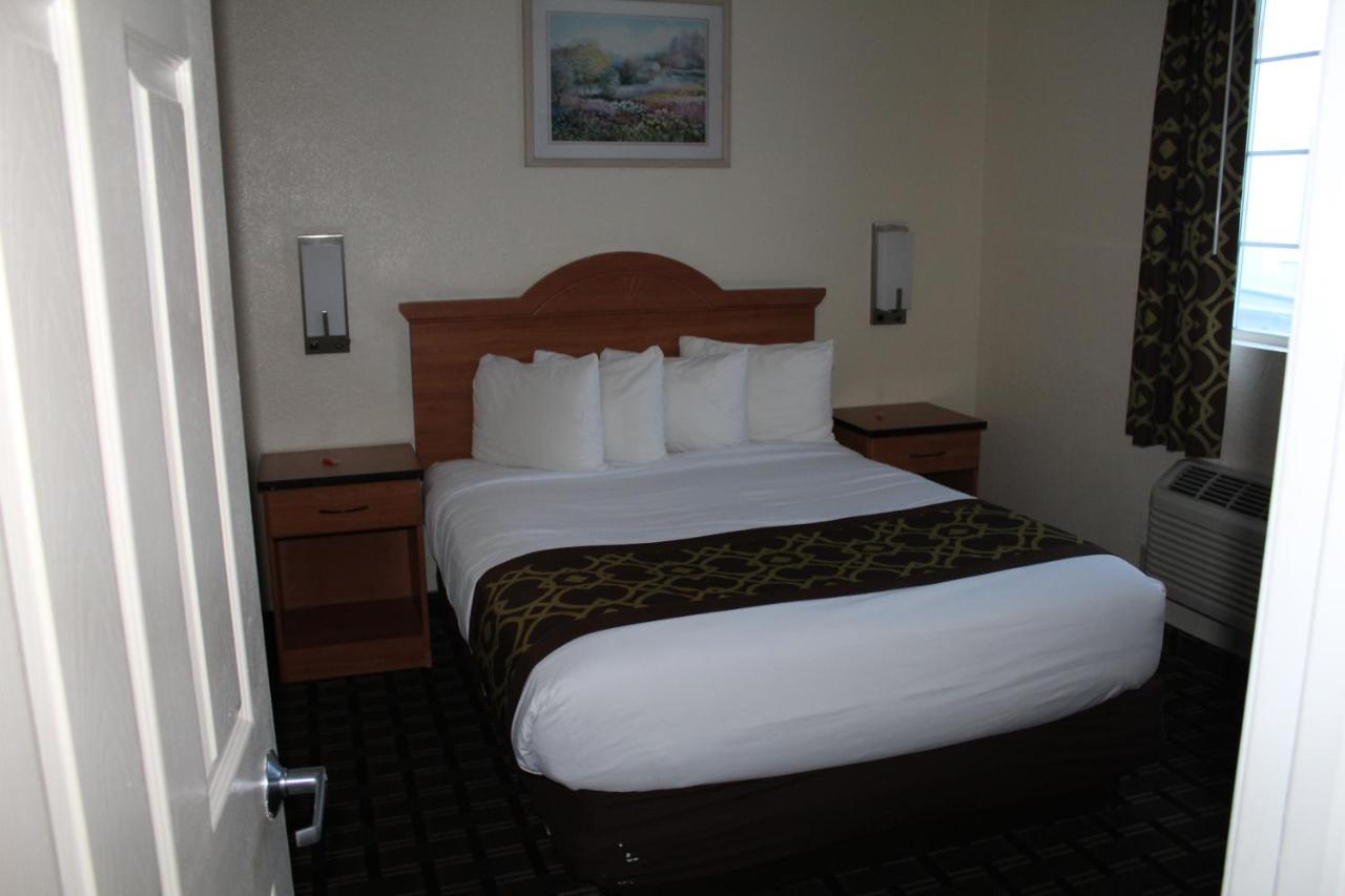 Family Suite 3 Queen Beds with Kitchenette - Non Smoking at Riverside Inn & Suites Santa Cruz