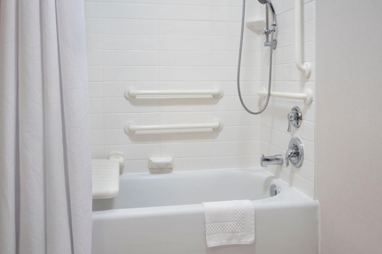 | Fairfield Inn & Suites Watertown Thousand Islands