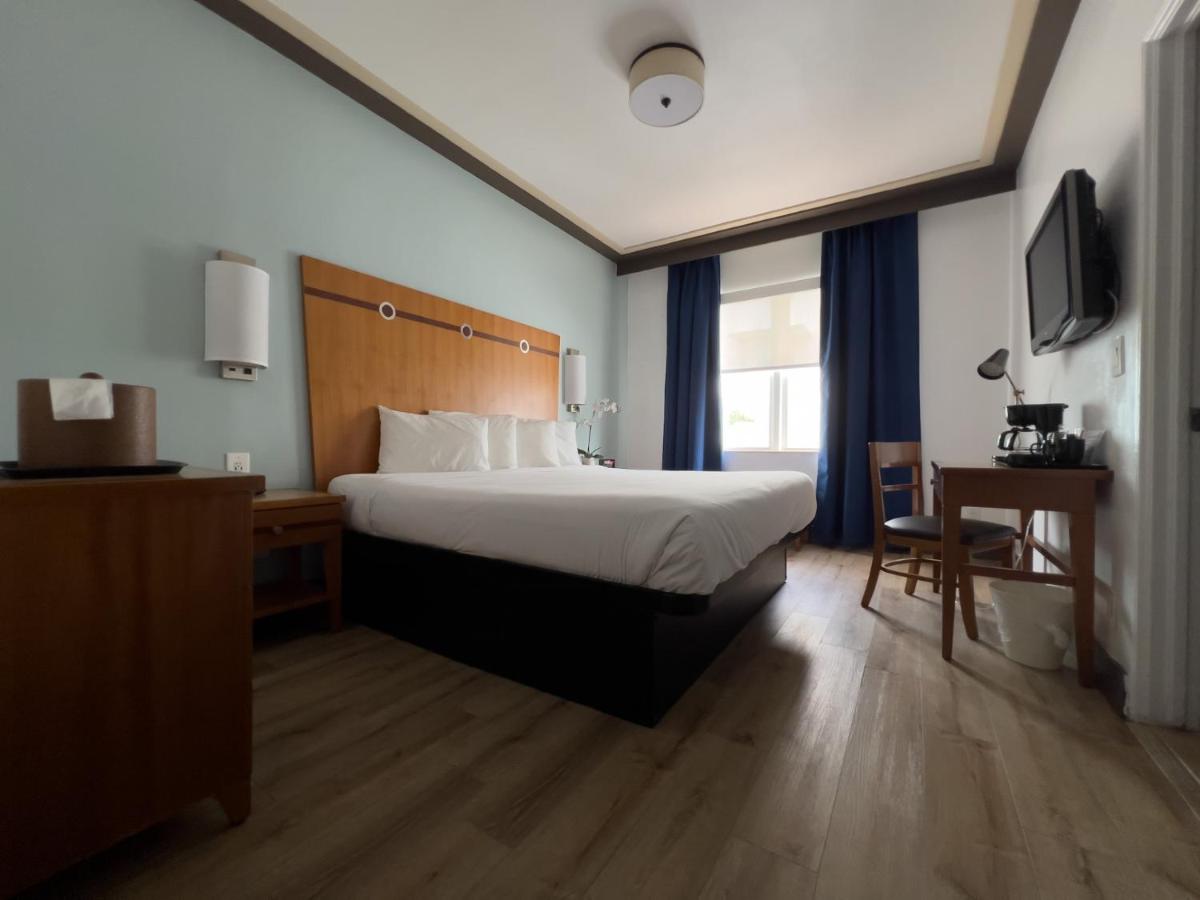 | Majestic Hotel South Beach