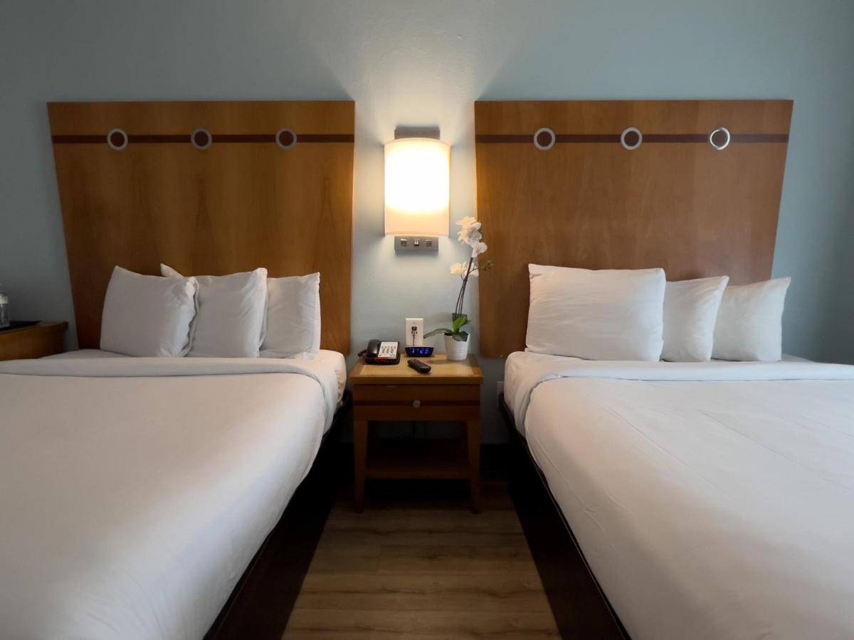 | Majestic Hotel South Beach