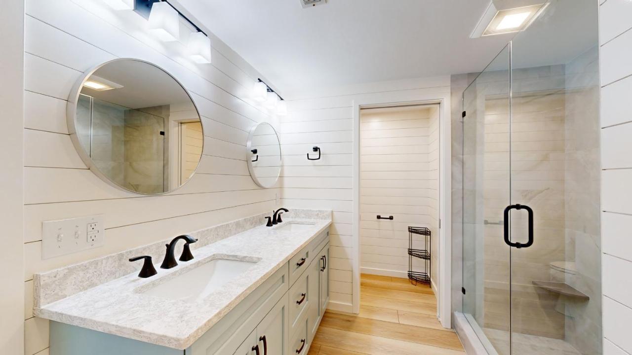 | 213 Turnberry Village