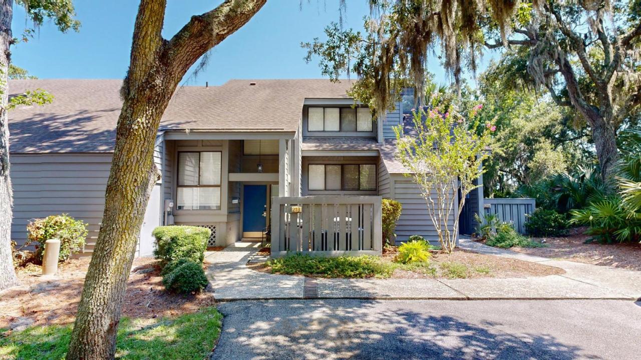 | 213 Turnberry Village