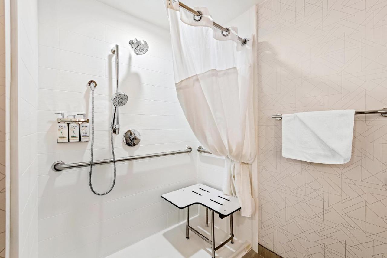 | Holiday Inn Express & Suites Sylva / Dillsboro, an IHG Hotel