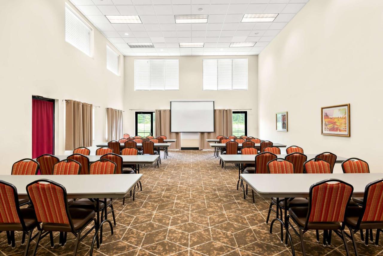 Best Western Palmyra Inn & Suites