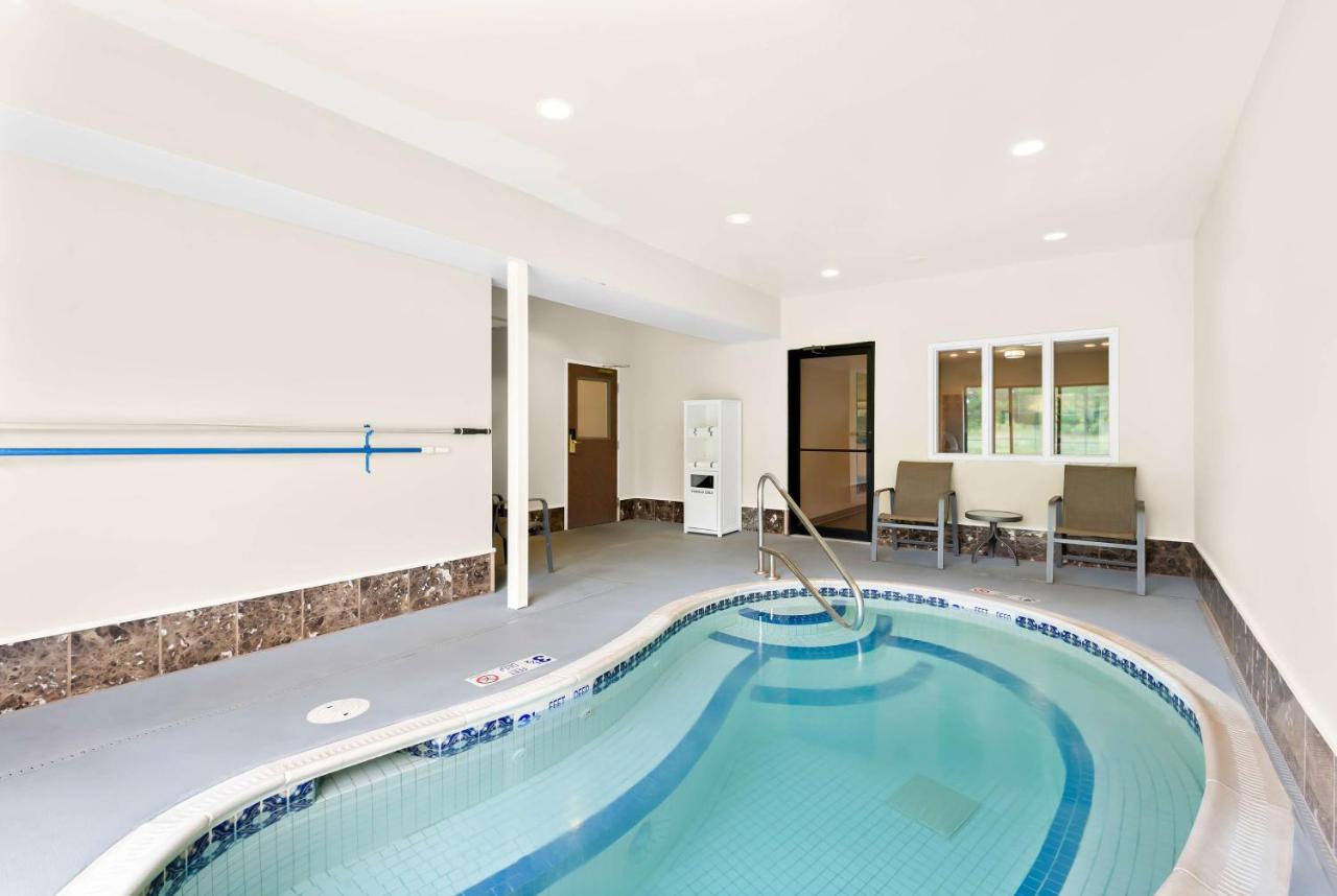 | Best Western Palmyra Inn & Suites