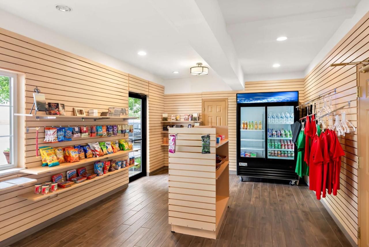 | Best Western Palmyra Inn & Suites