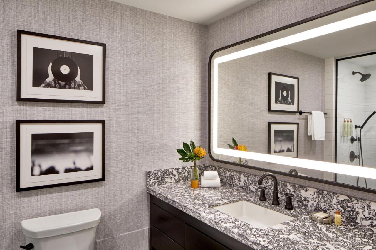 | Renaissance Nashville Hotel