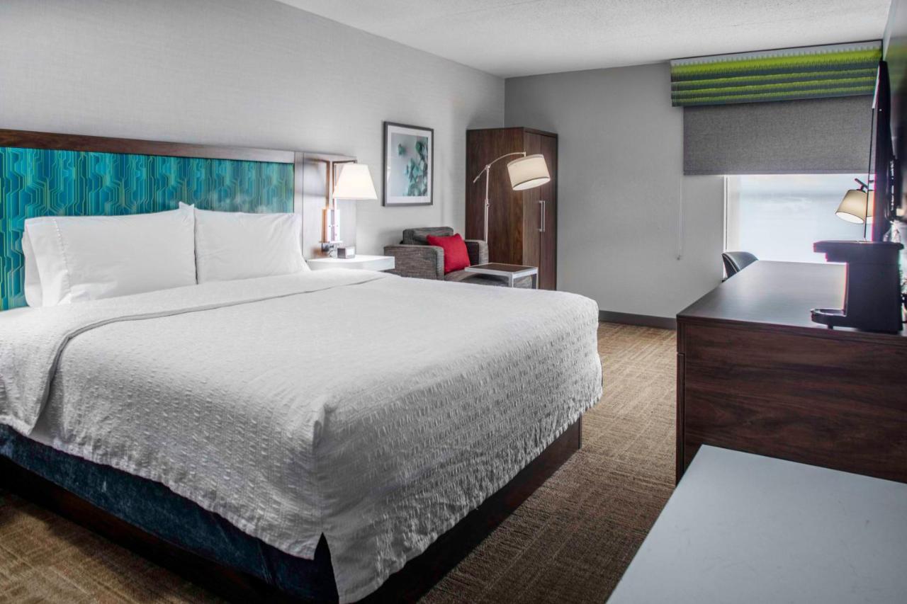 King Room - Non-Smoking at Hampton Inn Detroit/Northville