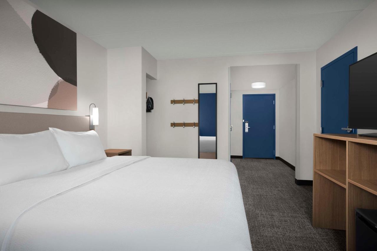 | Comfort Inn And Suites Airport