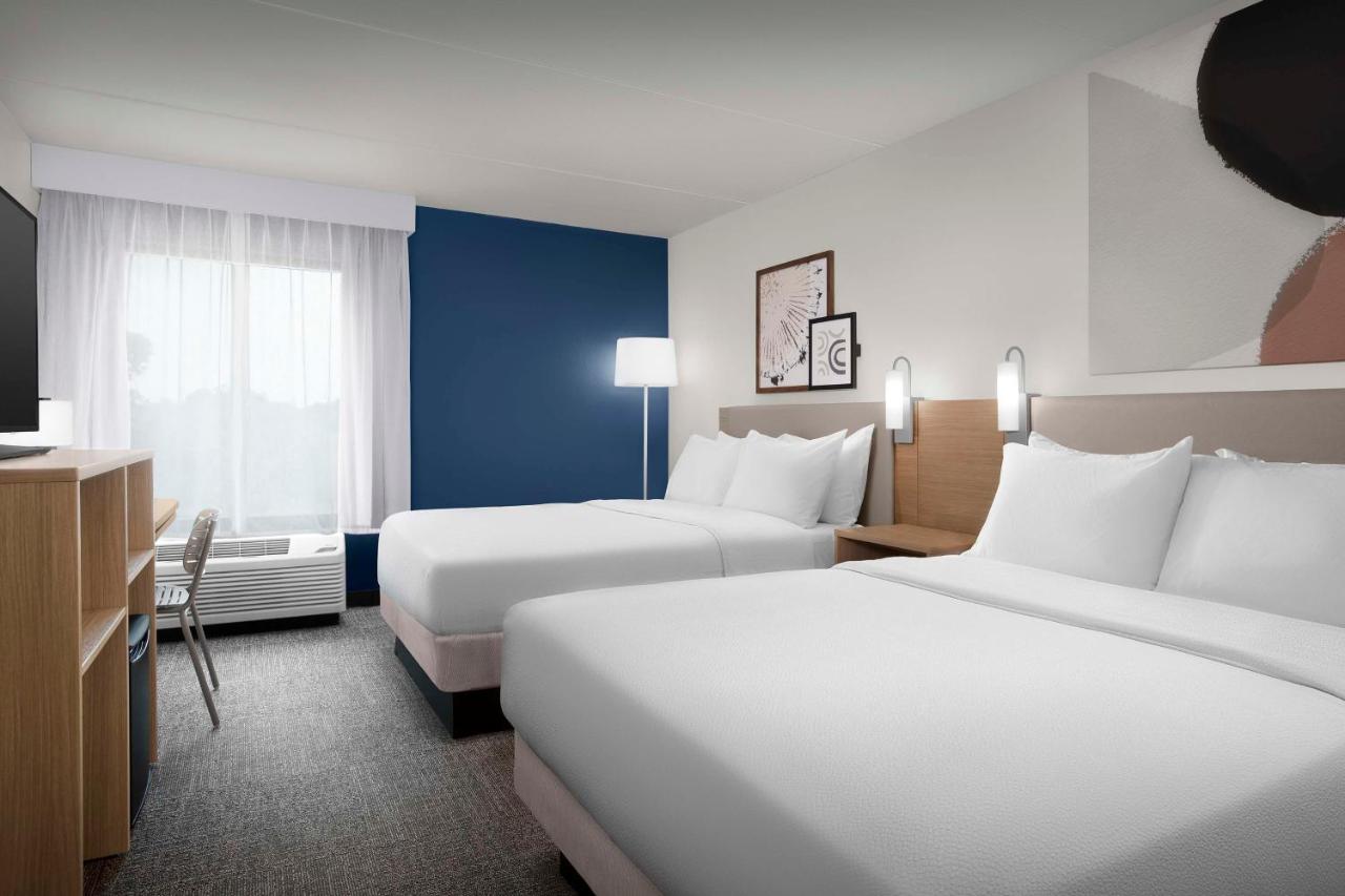 | Comfort Inn And Suites Airport