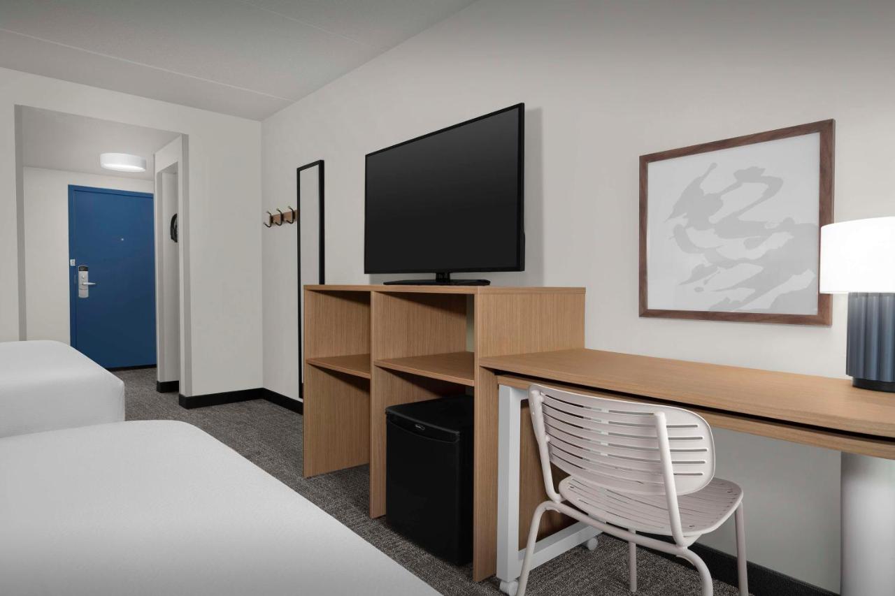 | Comfort Inn And Suites Airport