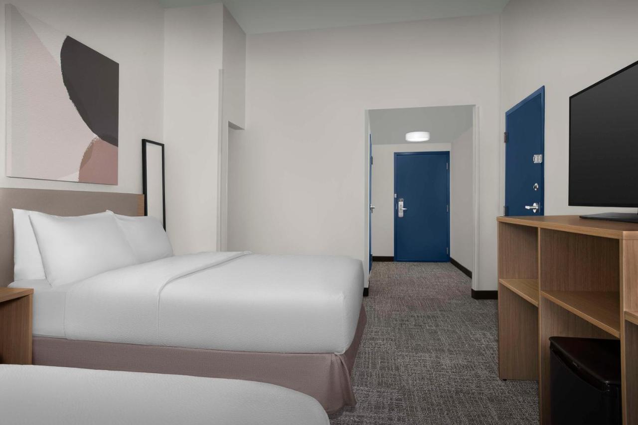 | Comfort Inn And Suites Airport