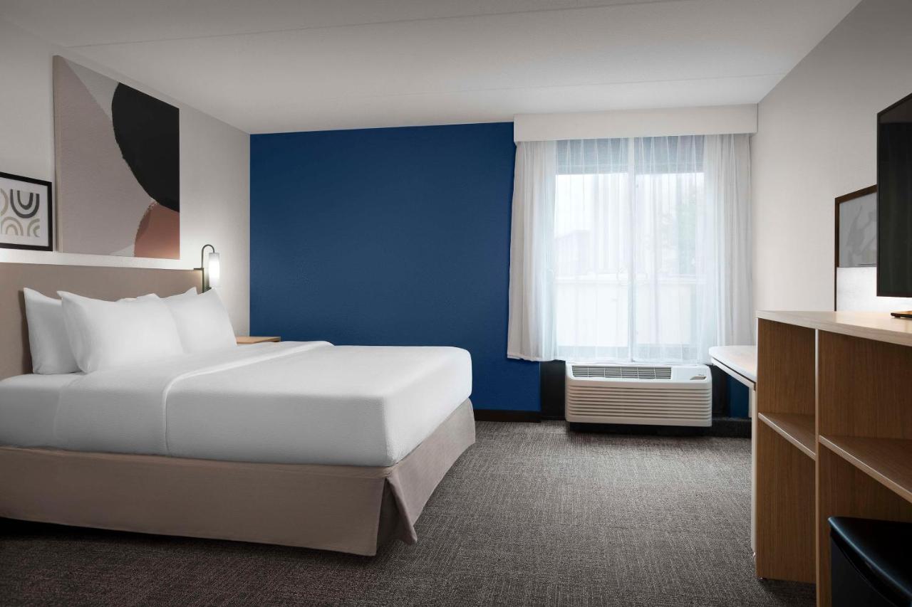 | Comfort Inn And Suites Airport