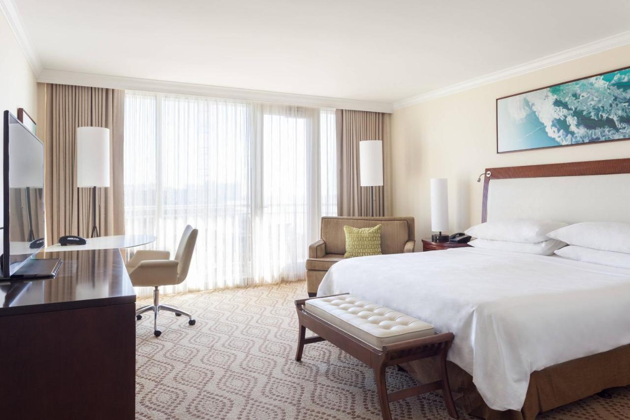 Pool & Gulf View, Guest room, 1 King, Balcony at JW Marriott Marco Island Beach Resort