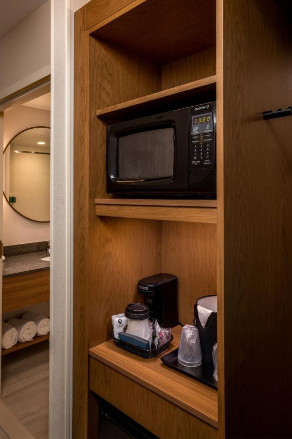 | Fairfield Inn & Suites by Marriott Little Rock Airport