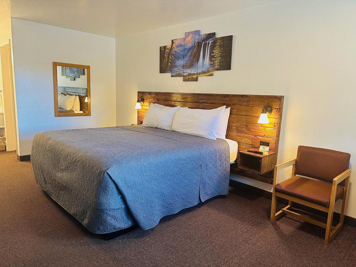 | Red Bear Inn