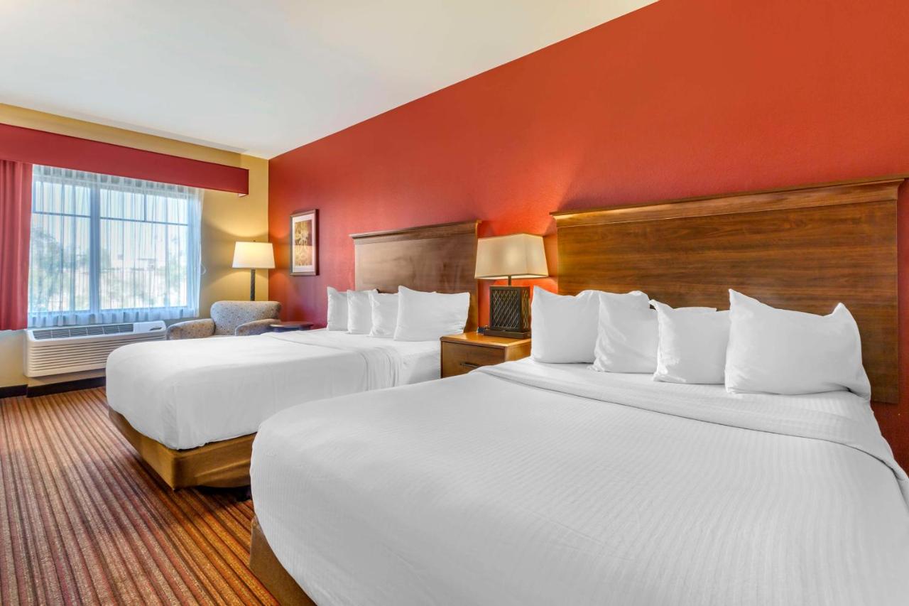 Queen Room with Two Queen Beds and Bath Tub - Disability Access at Best Western Plus Chandler Hotel & Suites